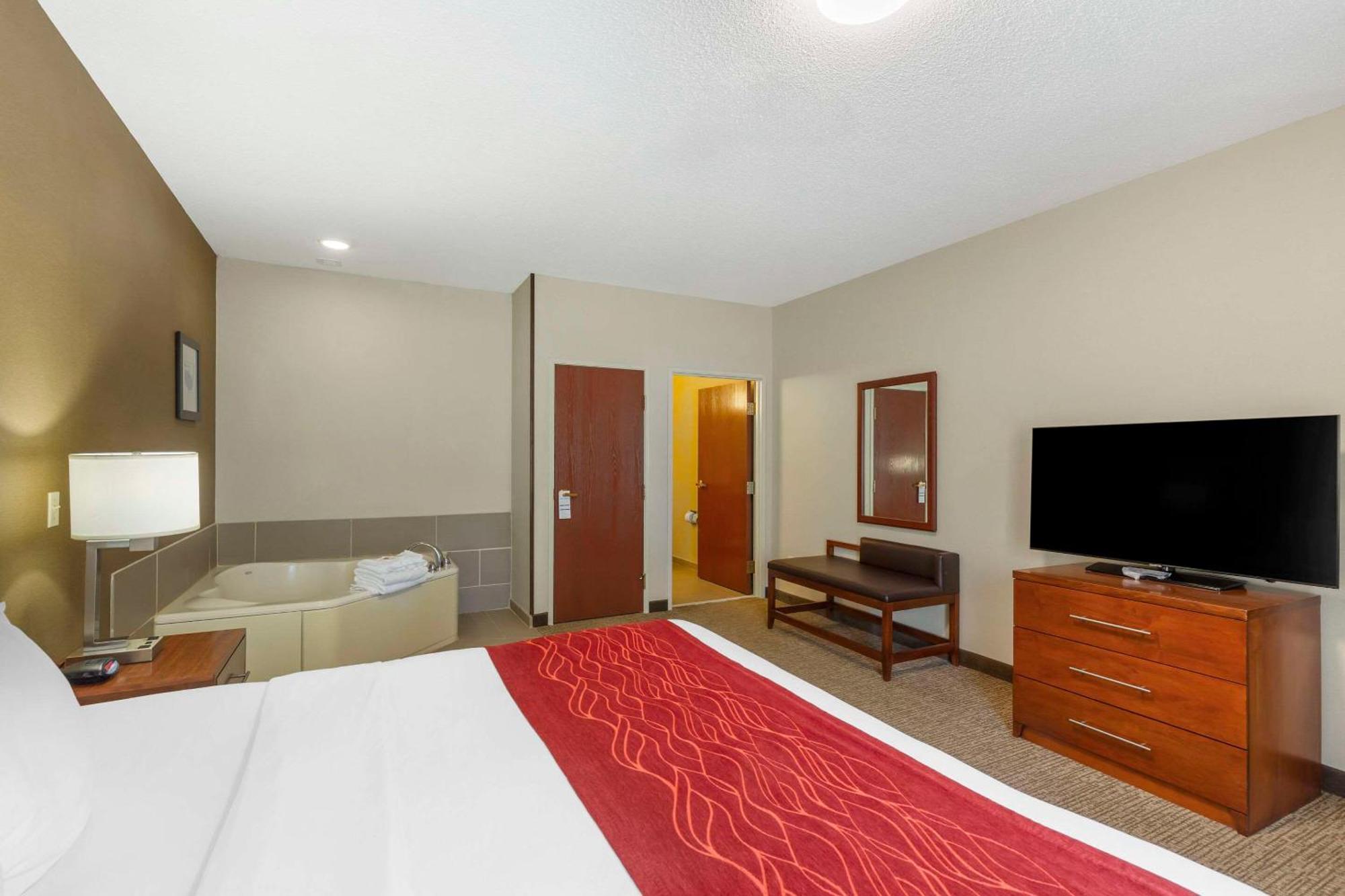 Comfort Inn & Suites Rapid City Exterior photo